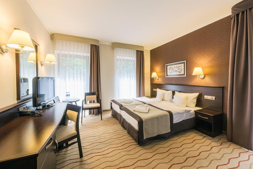 Malinowy Dwor Hotel Medical Spa Świeradów-Zdrój الغرفة الصورة